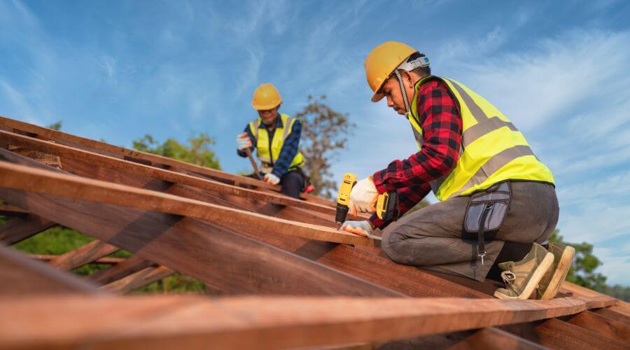 Professional gutter cleaning in Postville, IA